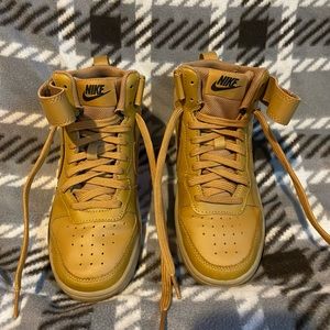 Big boy size 4 nike shoes